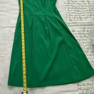 CB Established 1962 Sleeveless Green Fit & Flare Dress Size 12 with pockets